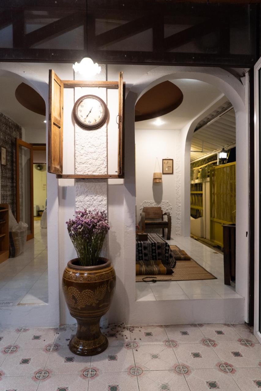 Past Tense Hostel Chiang Mai Exterior photo