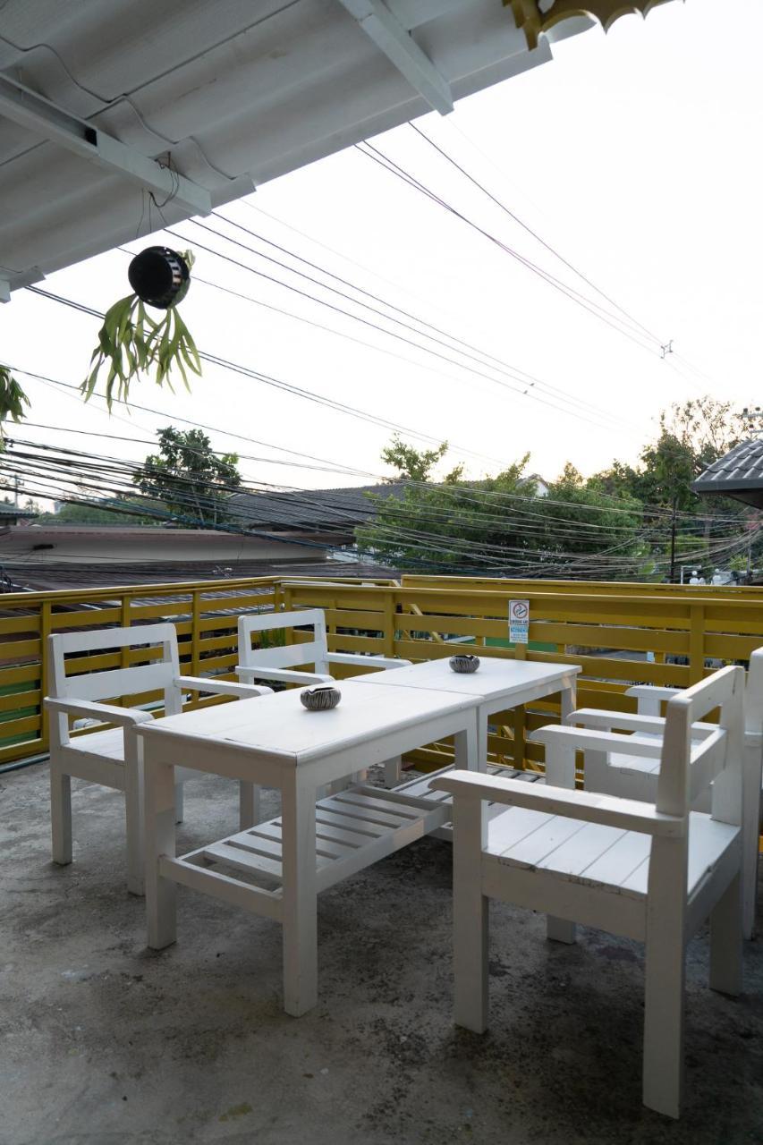 Past Tense Hostel Chiang Mai Exterior photo